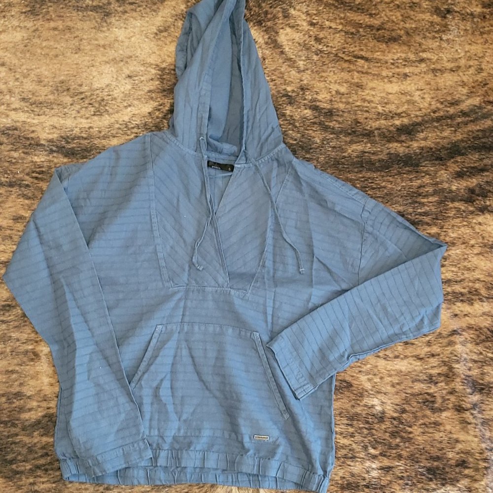 Prana pull over